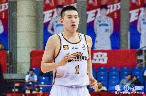 pg电子玩法-顶薪！付豪常规赛场均11.1分5.3板 季后赛场均11.7分5.5板